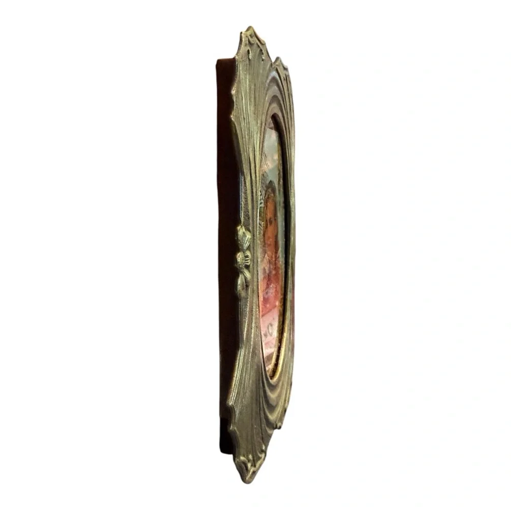 Vintage Intercraft Miniature Oval Photo Frame with Box — “Solid Brass” Design